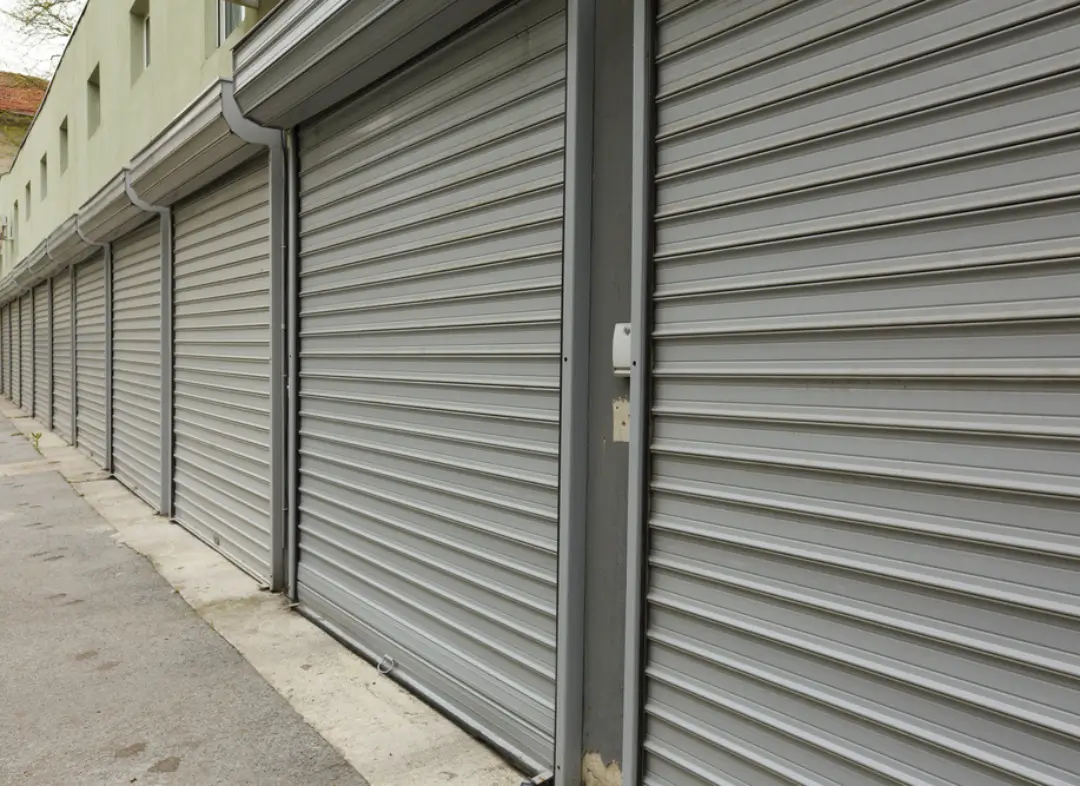 Installation de rideaux métalliques La Trinité